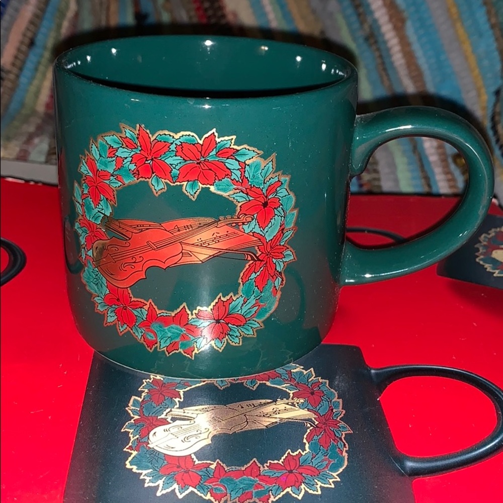 Green Christmas Coffee Mugs- set of 4